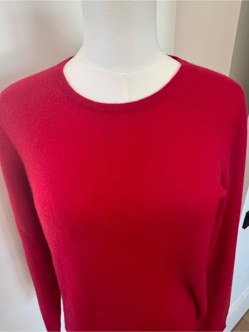 Cashmere Charter Club Soft Luxury Bright Red Crewneck Lightweight Sweater - Picture 5 of 9